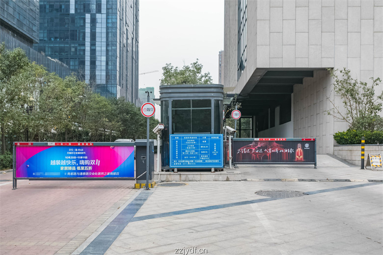 停车场入口